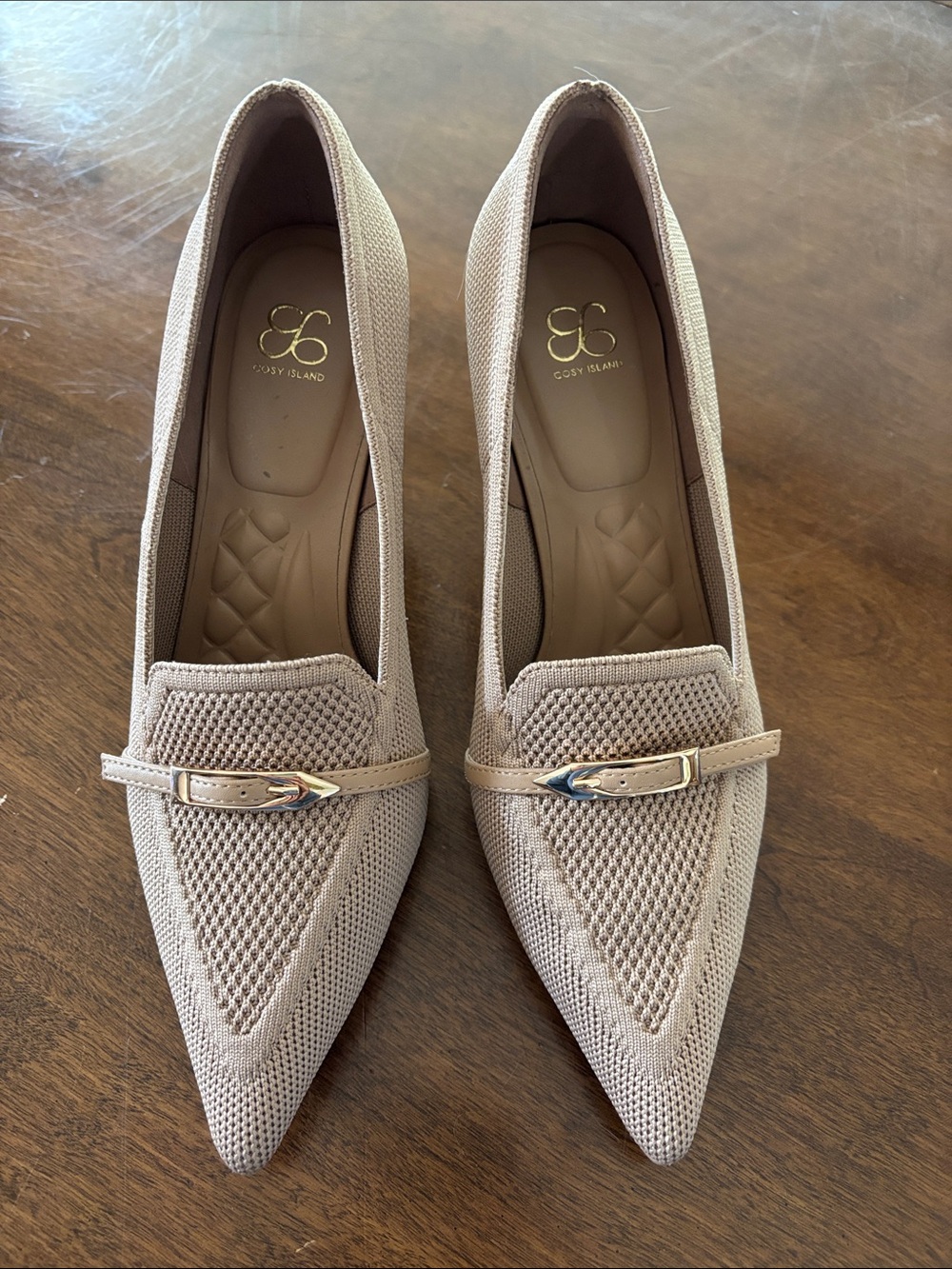 Eddy Island Pointed Knit Heels in Light Taupe